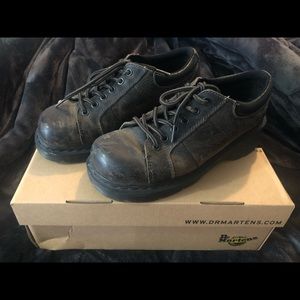 Dr. Martens AirWair leather lace up shoes. Womens size 8.